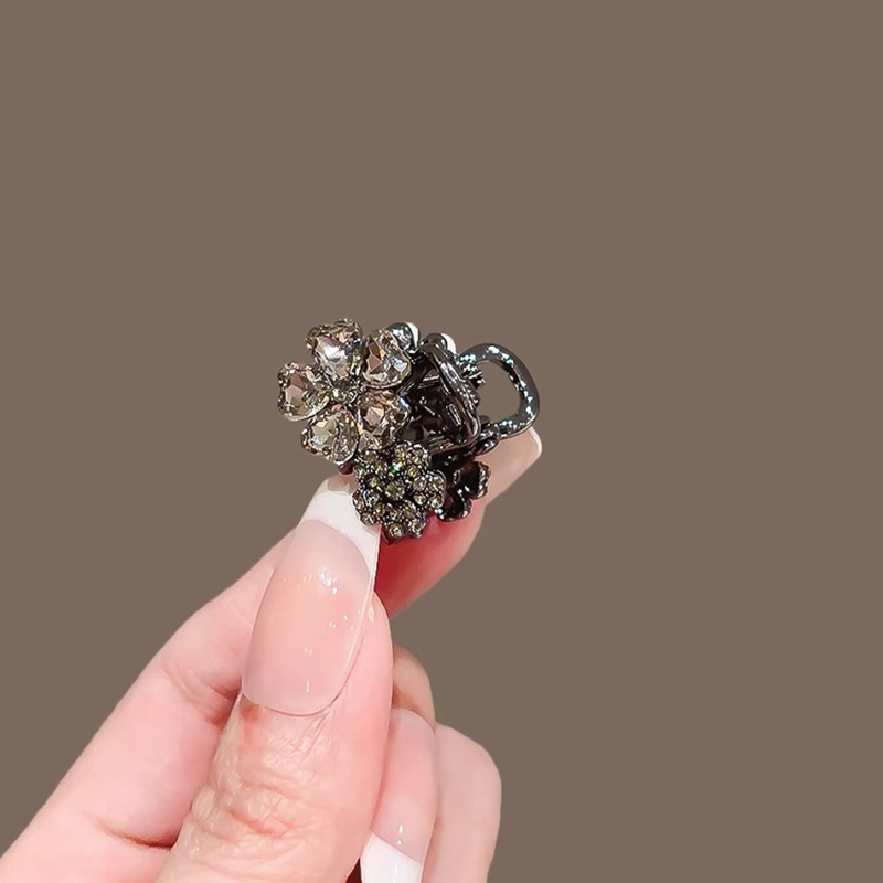Exquisite Rhinestone Flower Sm - Hi Tech Accessories review and price